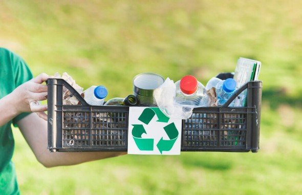 How Recycling Household Waste Helps You and the Environment